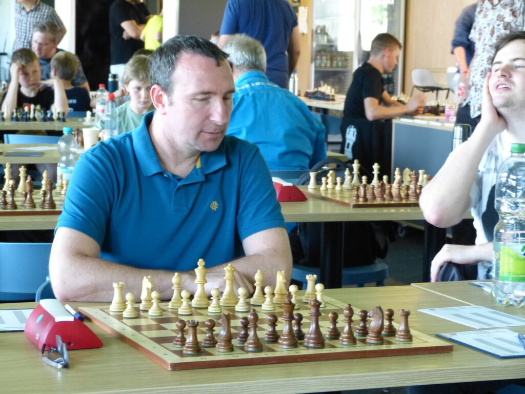 25 06 15 11 52 27 4578