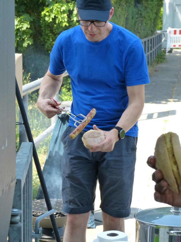 25 06 15 11 54 59 4554