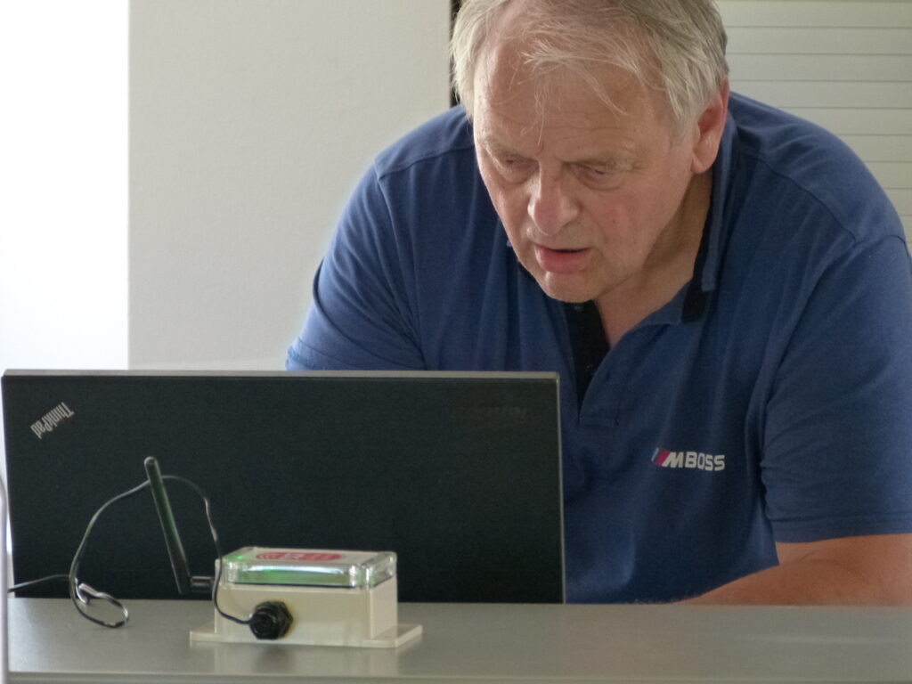 25 06 15 12 07 52 4556